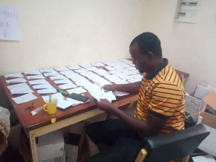 Traitement de dossiers par une équipe en mission